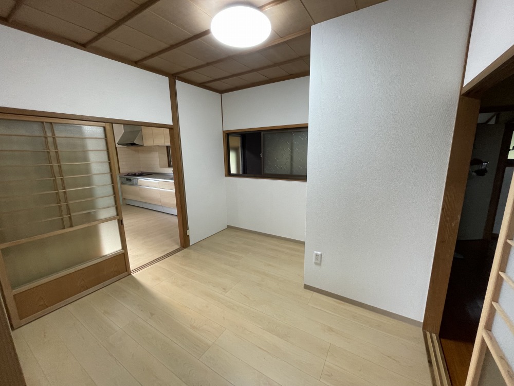 キッチン横の家事室 自由な発想で使ってください キッチン横の家事室 自由な発想で使ってください